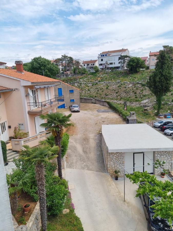 Apartments Matuc Malinska Exterior foto