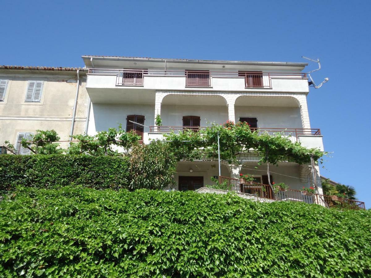 Apartments Matuc Malinska Exterior foto