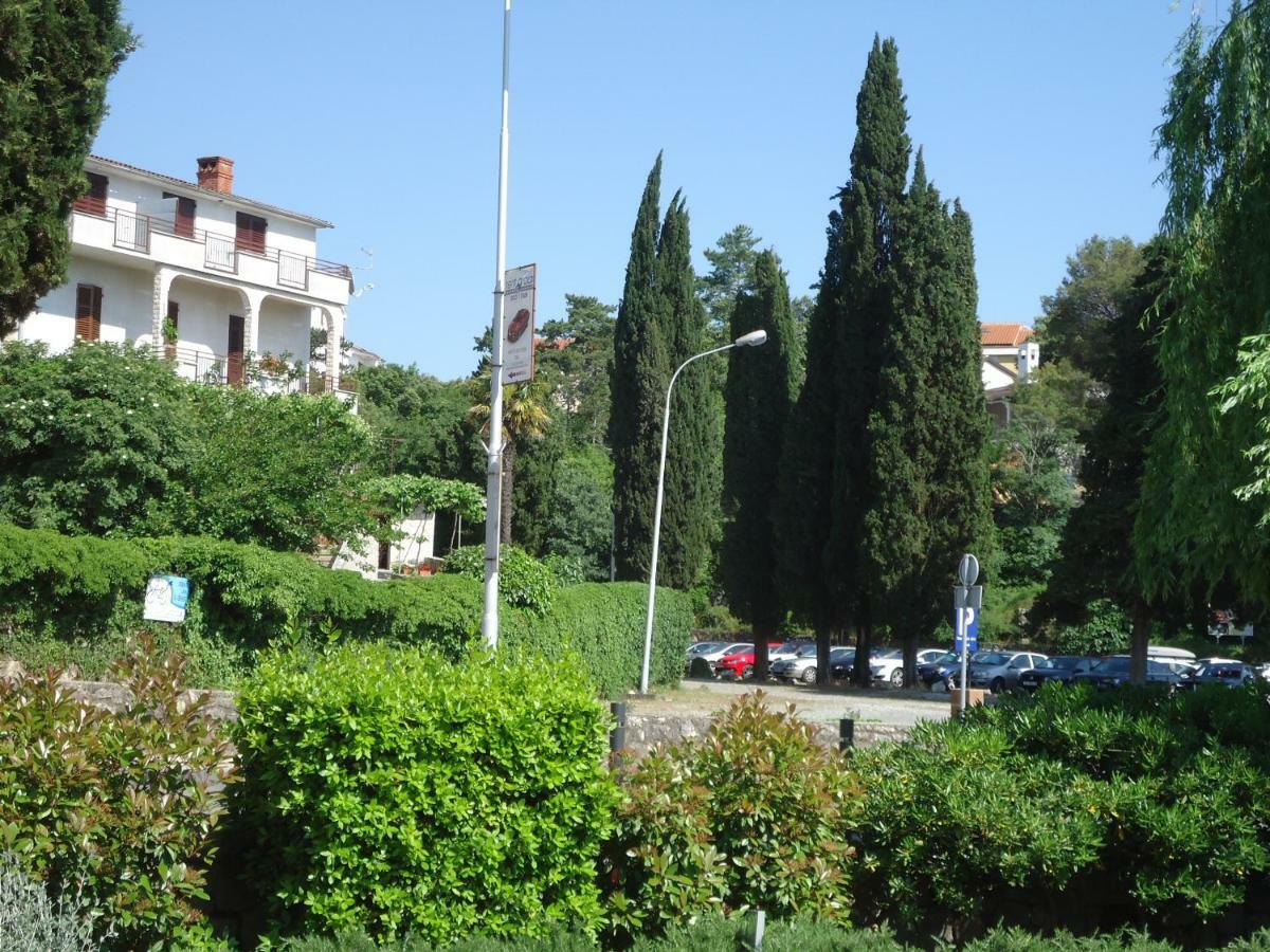 Apartments Matuc Malinska Exterior foto